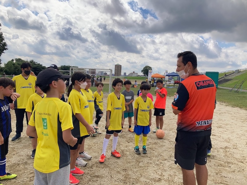 CLUBE DE FUTEBOL PARA CRIANÇAS BRASILEIRAS